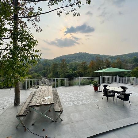 Saraiville- Luxury Riverside Cottages Dehradun Bagian luar foto