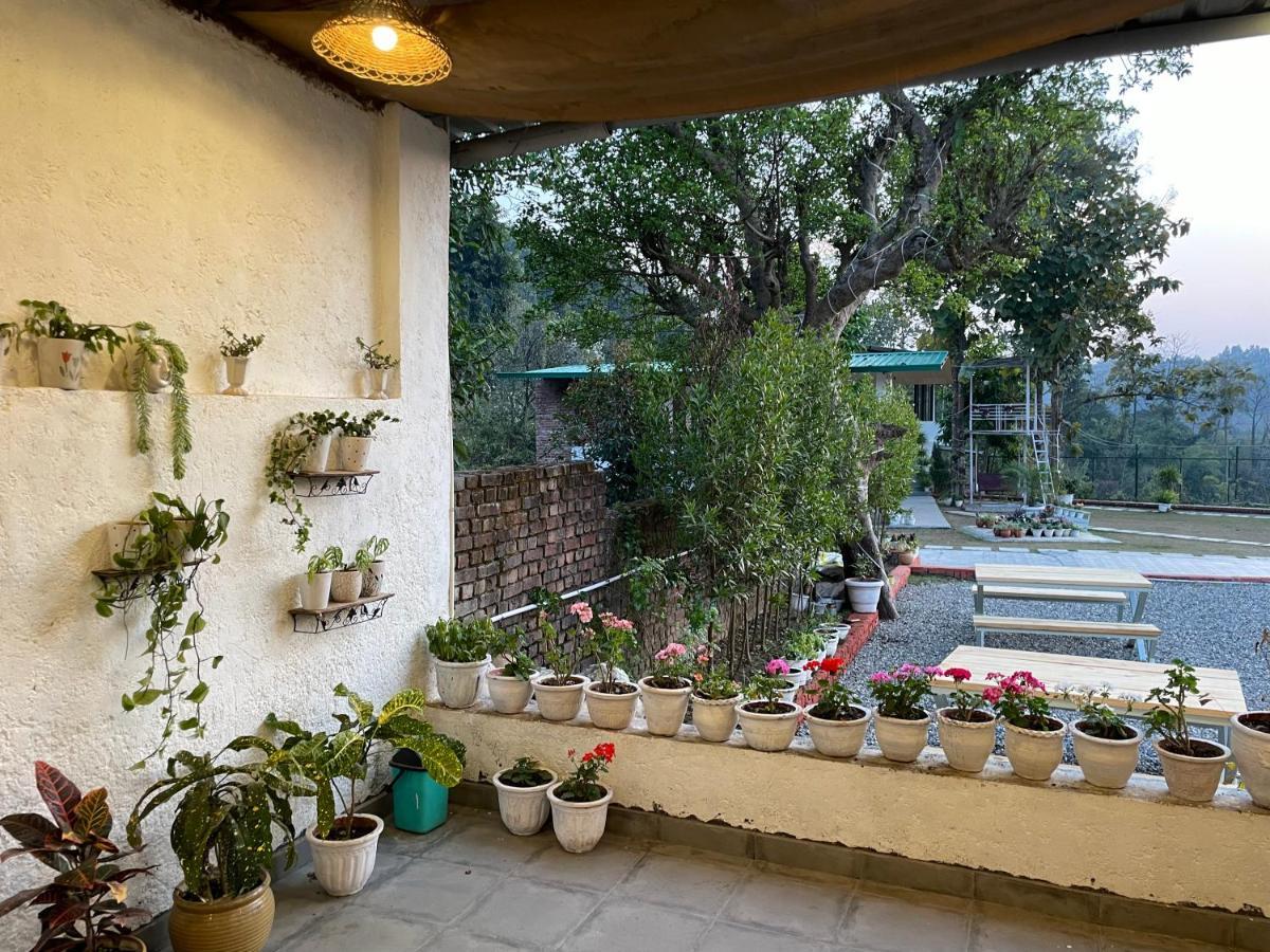 Saraiville- Luxury Riverside Cottages Dehradun Bagian luar foto