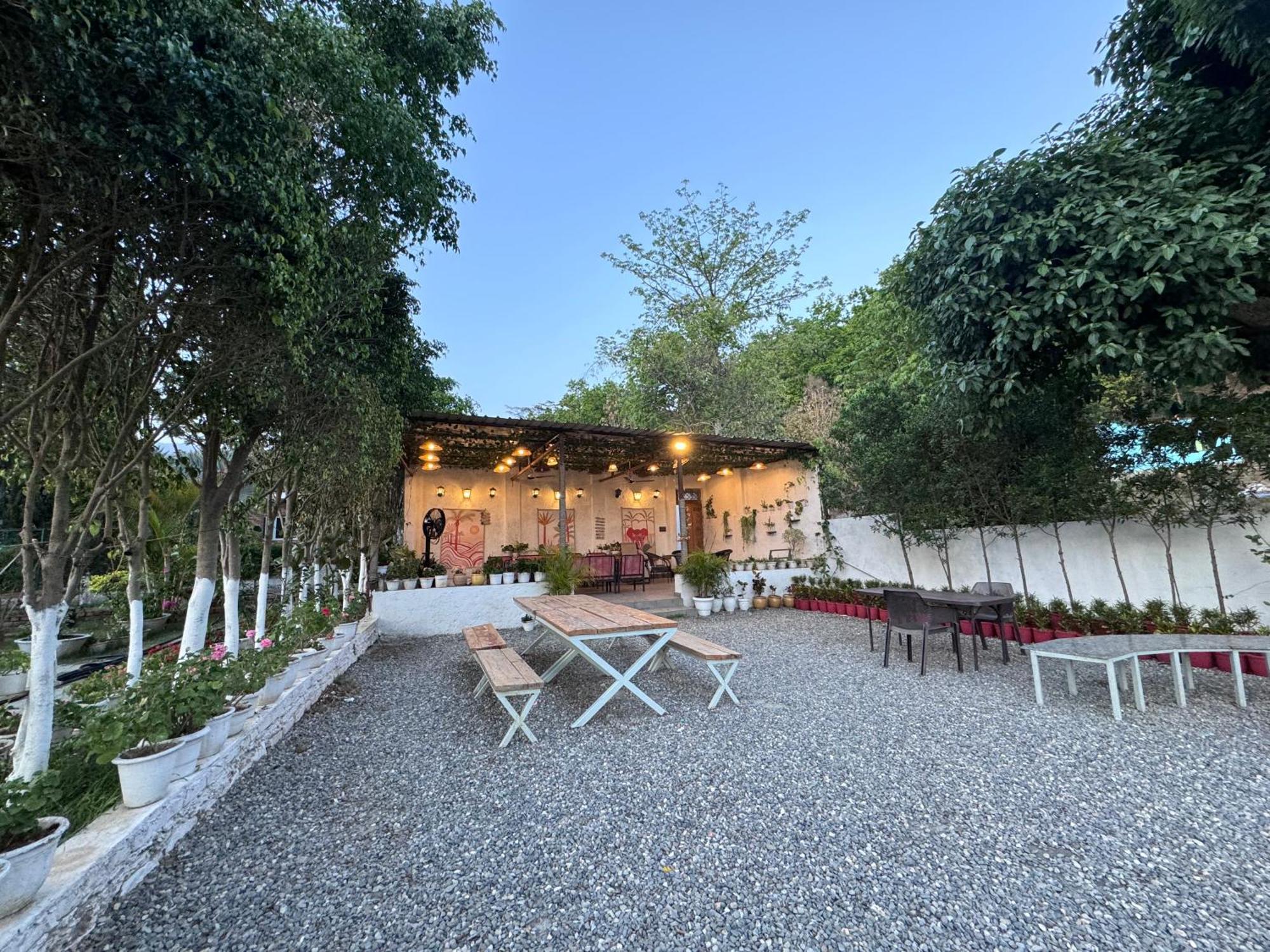 Saraiville- Luxury Riverside Cottages Dehradun Bagian luar foto