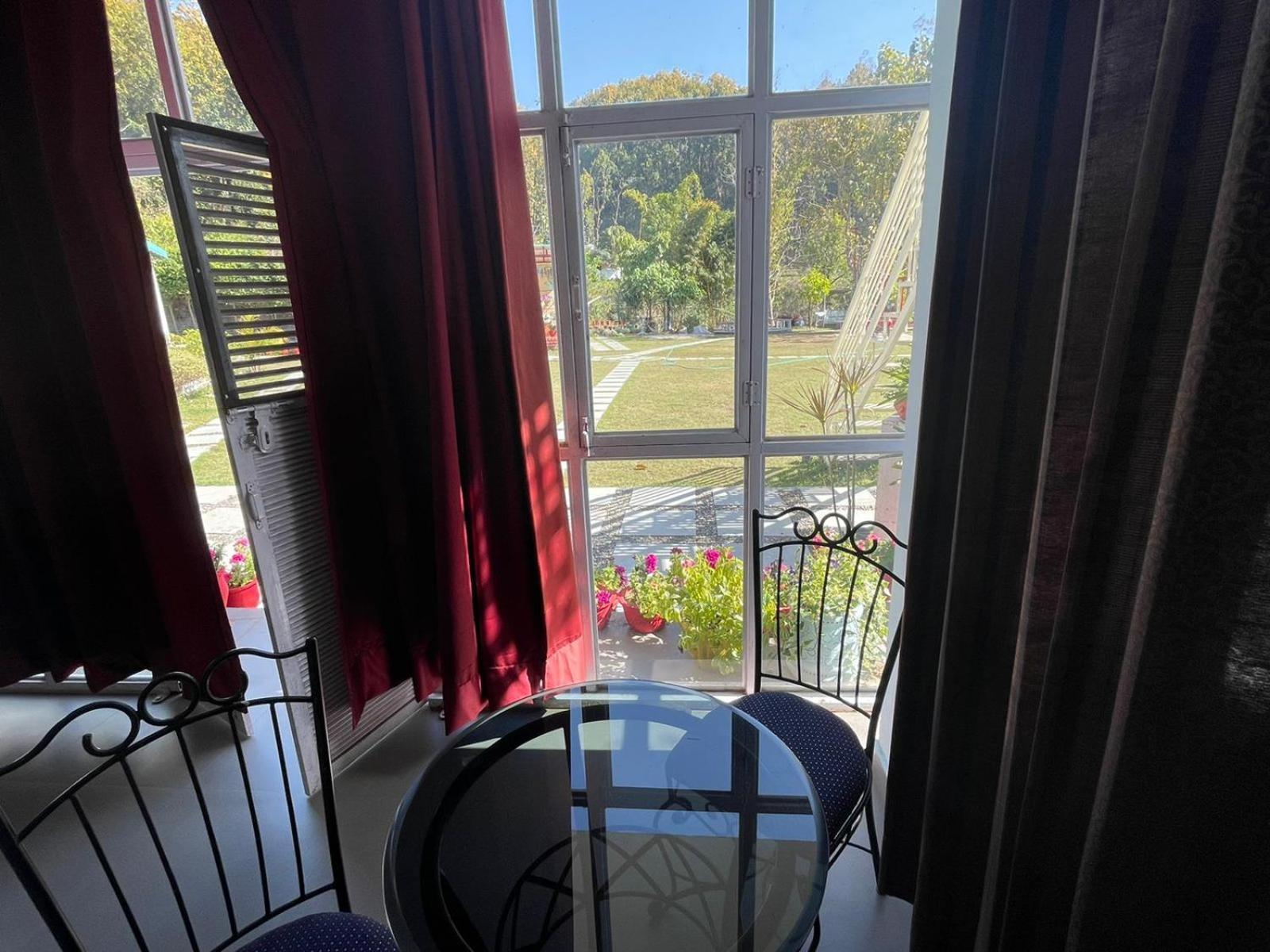 Saraiville- Luxury Riverside Cottages Dehradun Bagian luar foto