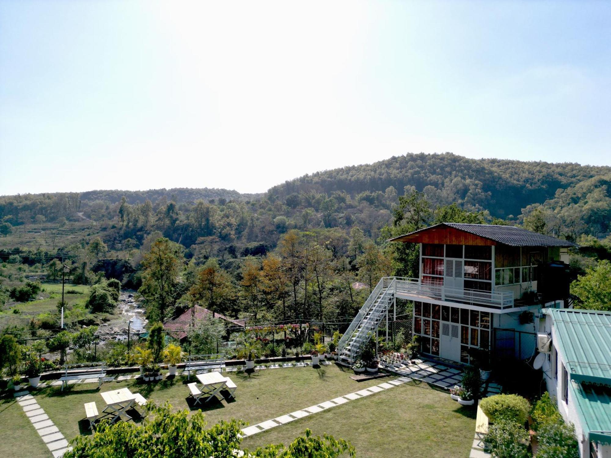 Saraiville- Luxury Riverside Cottages Dehradun Bagian luar foto