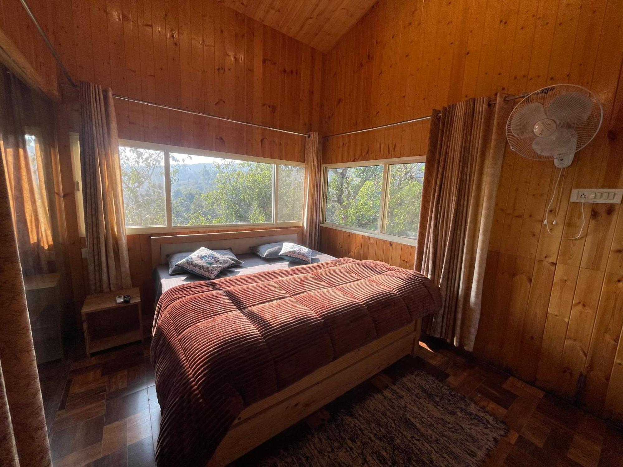 Saraiville- Luxury Riverside Cottages Dehradun Bagian luar foto