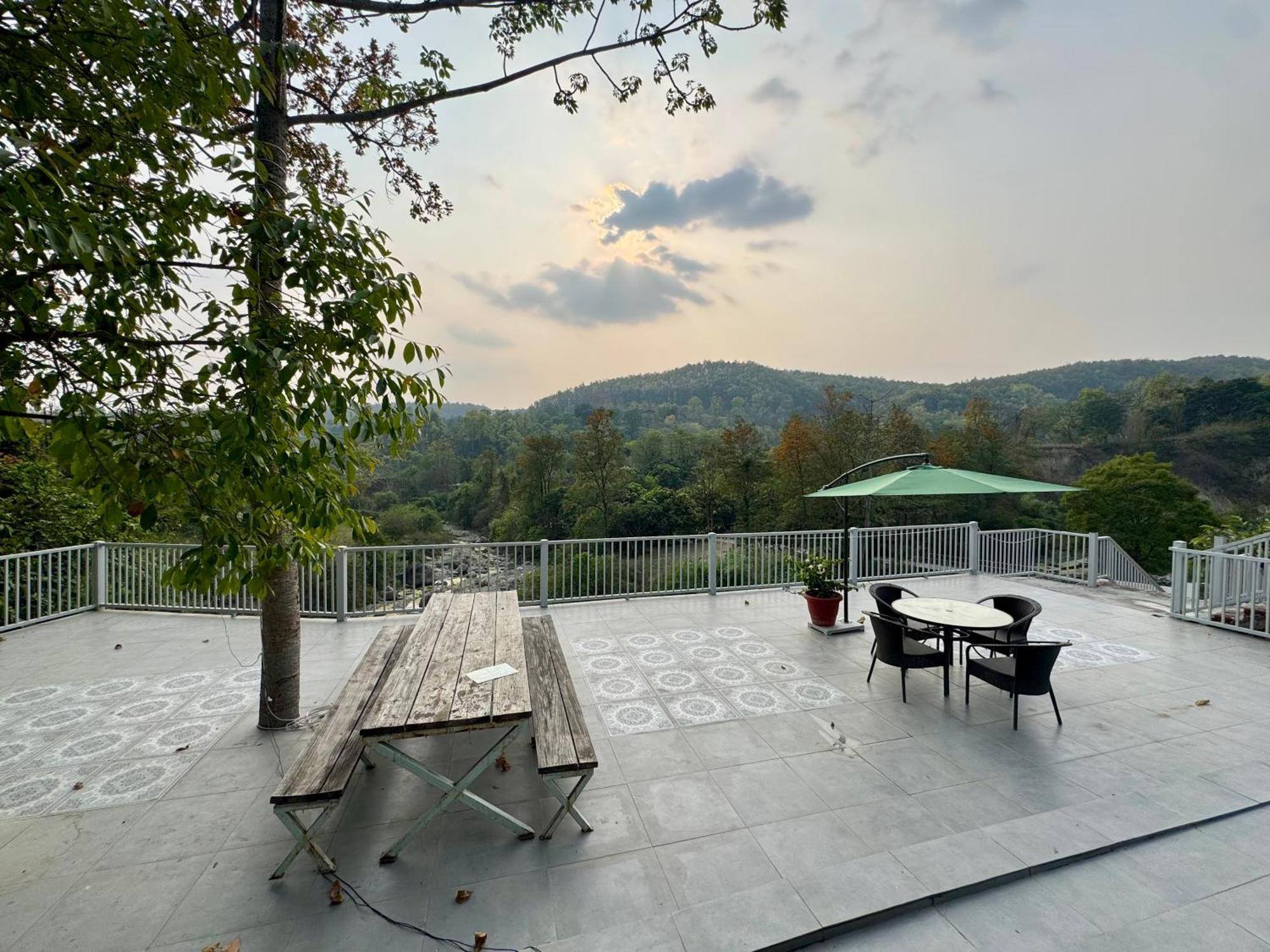 Saraiville- Luxury Riverside Cottages Dehradun Bagian luar foto