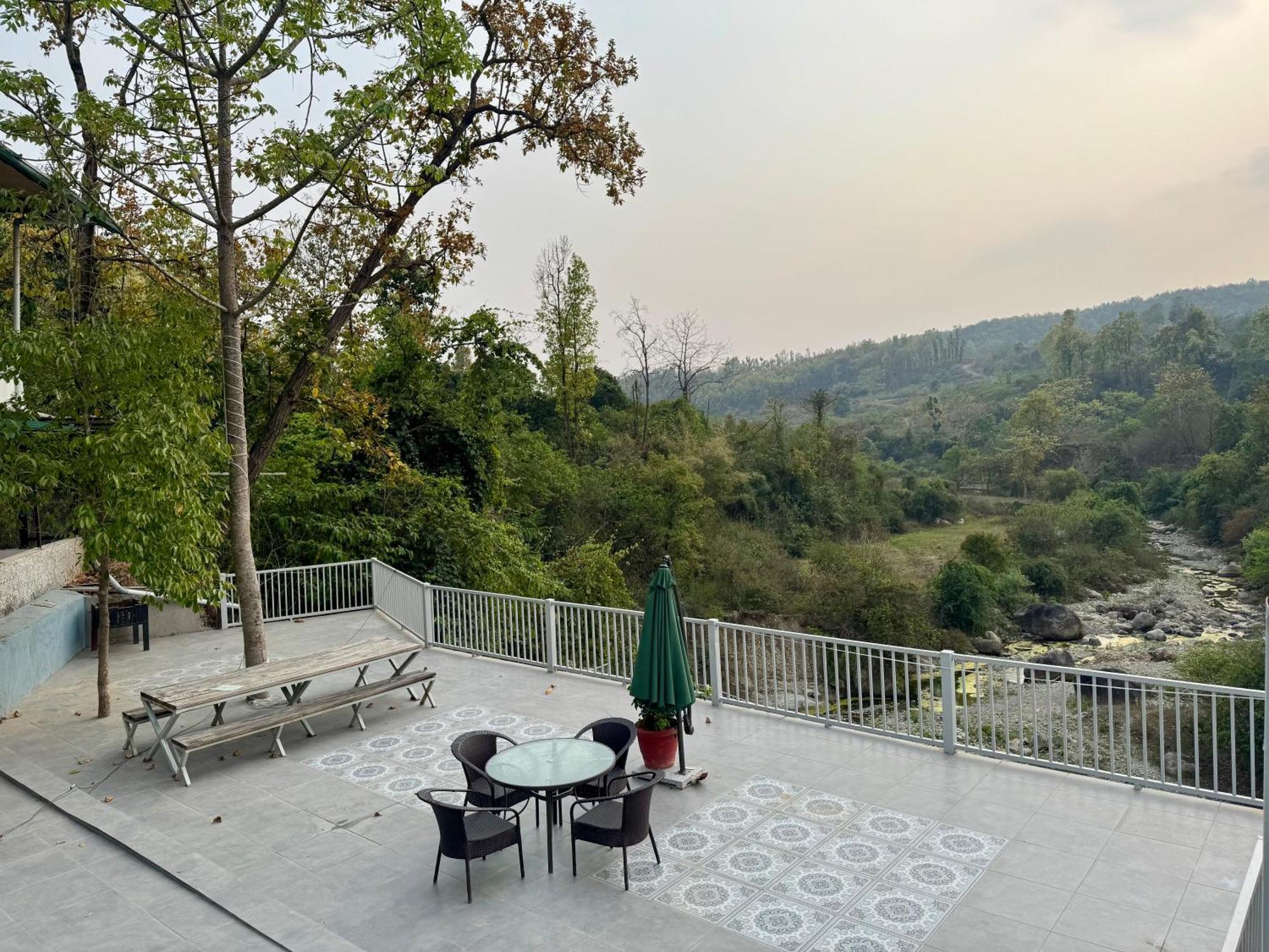 Saraiville- Luxury Riverside Cottages Dehradun Bagian luar foto